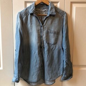 AE Boyfriend Fit Chambray Top